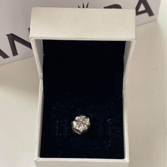 Pandora Flower silver 925 ALE charm, authentic, retired, rare, great condition - Picture 1 of 3